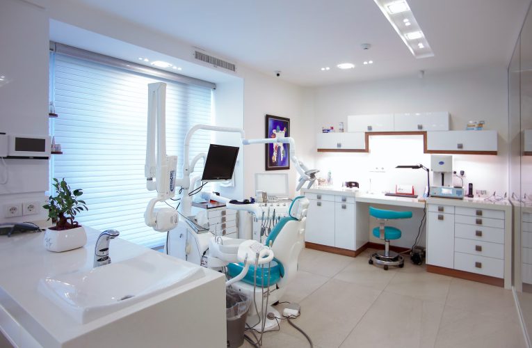 Standardy higieniczne w klinice stomatologicznej: Co musisz wiedzieć?